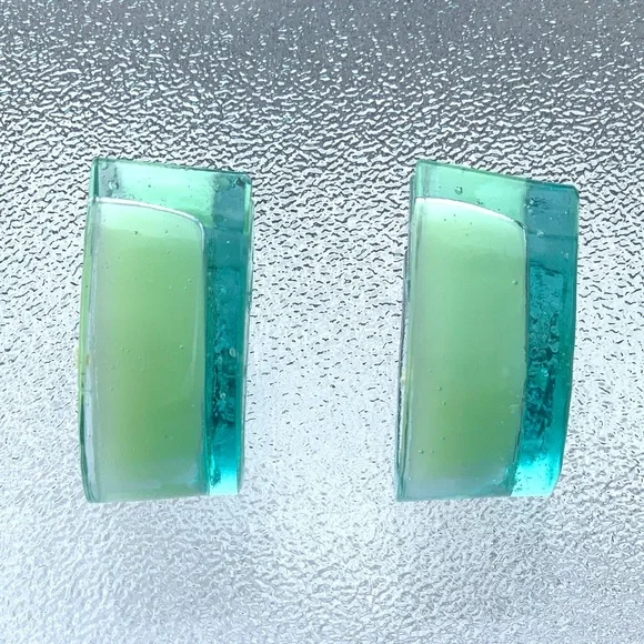 Pastel Green Tulip Flower Mini Tea Light Candles ~ Set of 2 - Picture 5 of 7